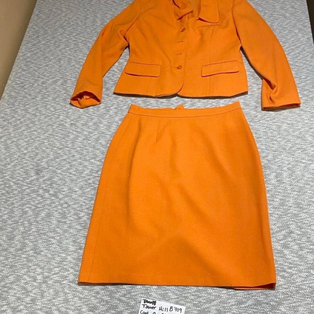 Tower Hill Orange 2 piece suit blazer & skirt women 8. SKU-B709